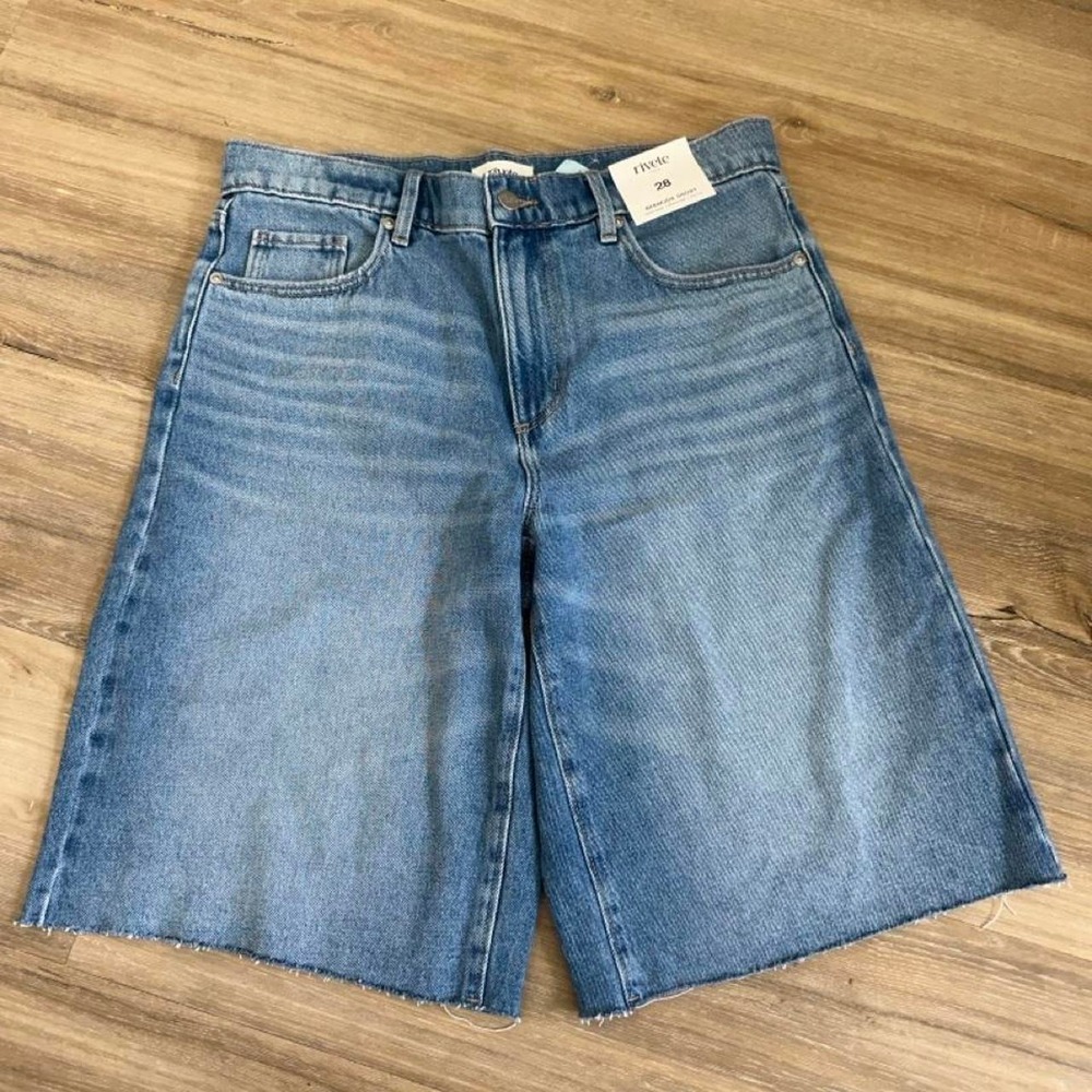 Rivete by Loft Bermuda Shorts size 28